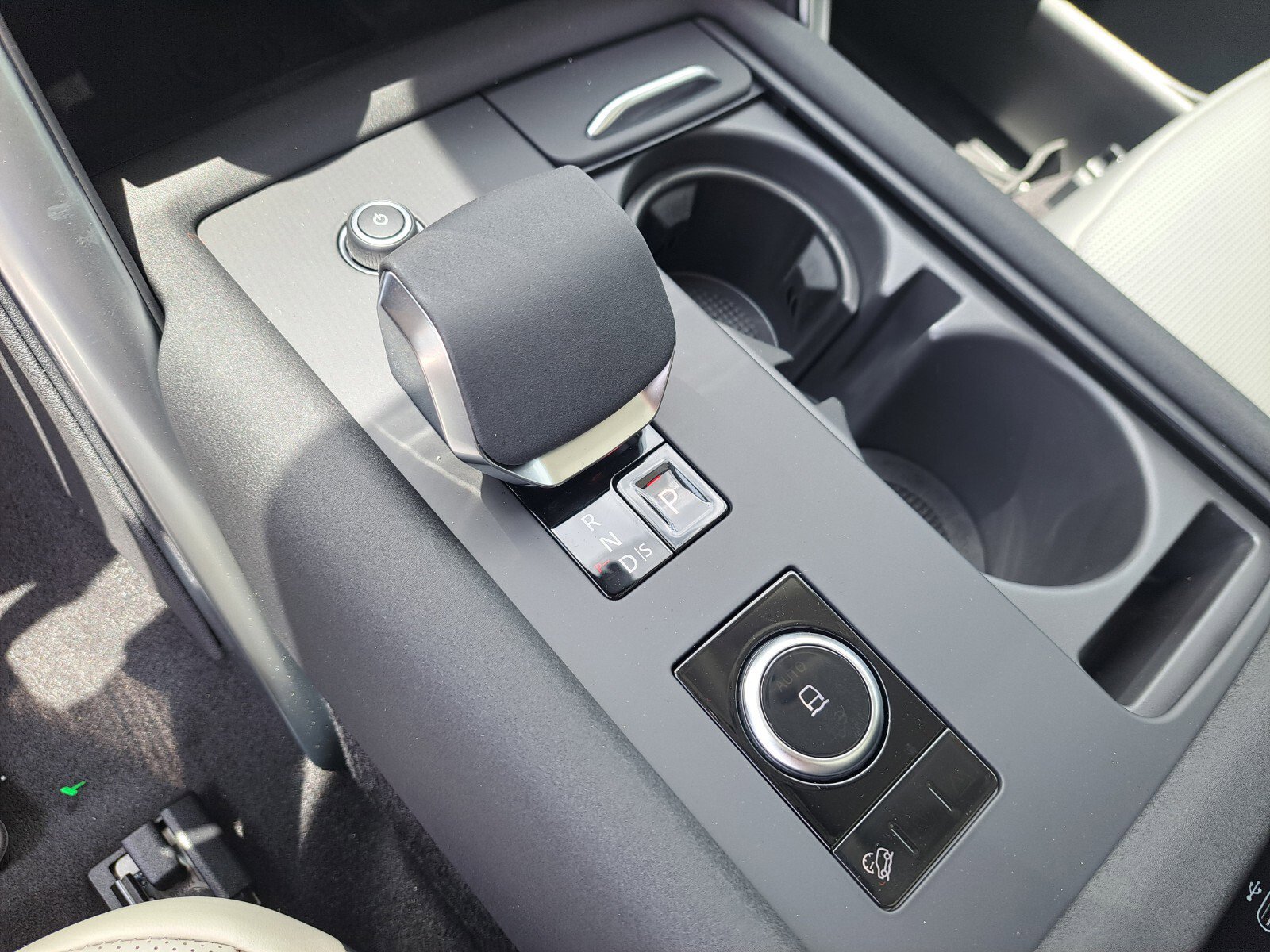 2025 Land Rover Discovery SE photo 12