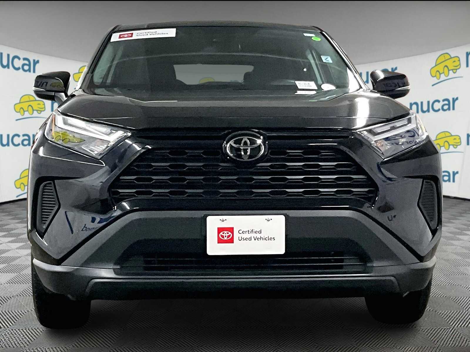 2023 Toyota RAV4 LE photo 2