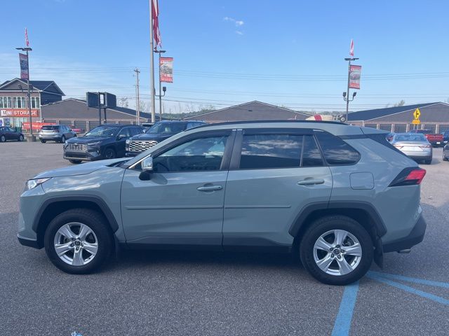 2021 Toyota RAV4 XLE photo 7