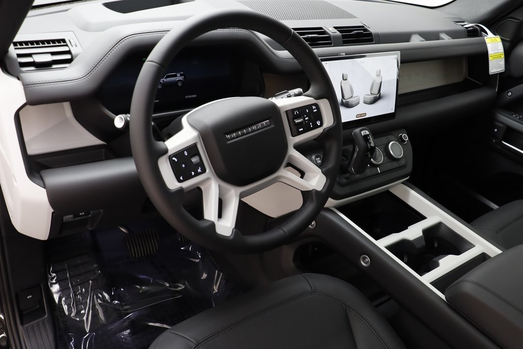 2025 Land Rover Defender 110 X-Dynamic SE photo 5