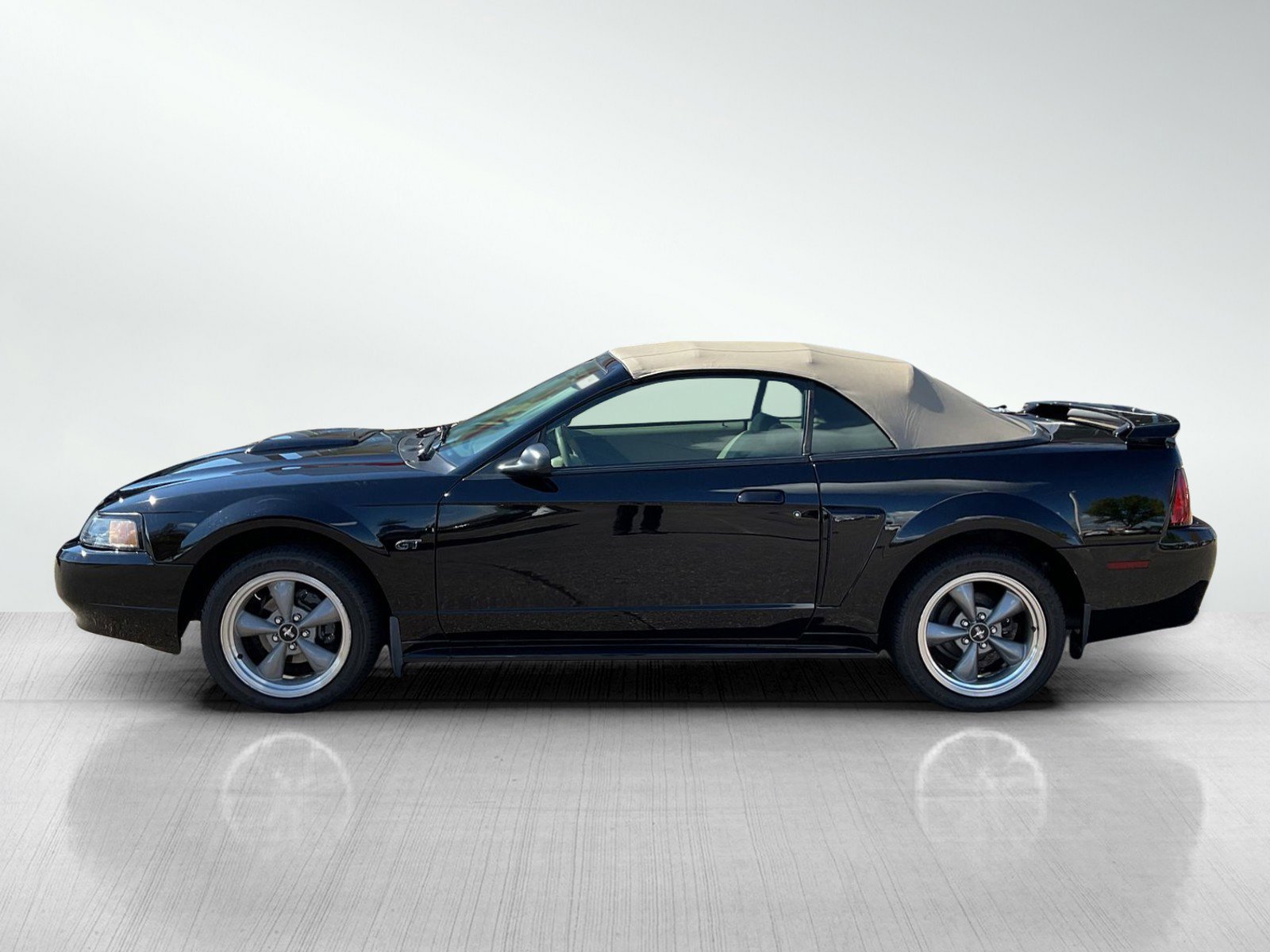 2002 Ford Mustang GT photo 2