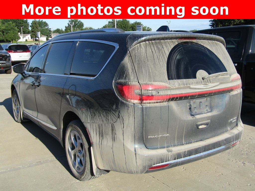2021 Chrysler Pacifica Limited photo 3
