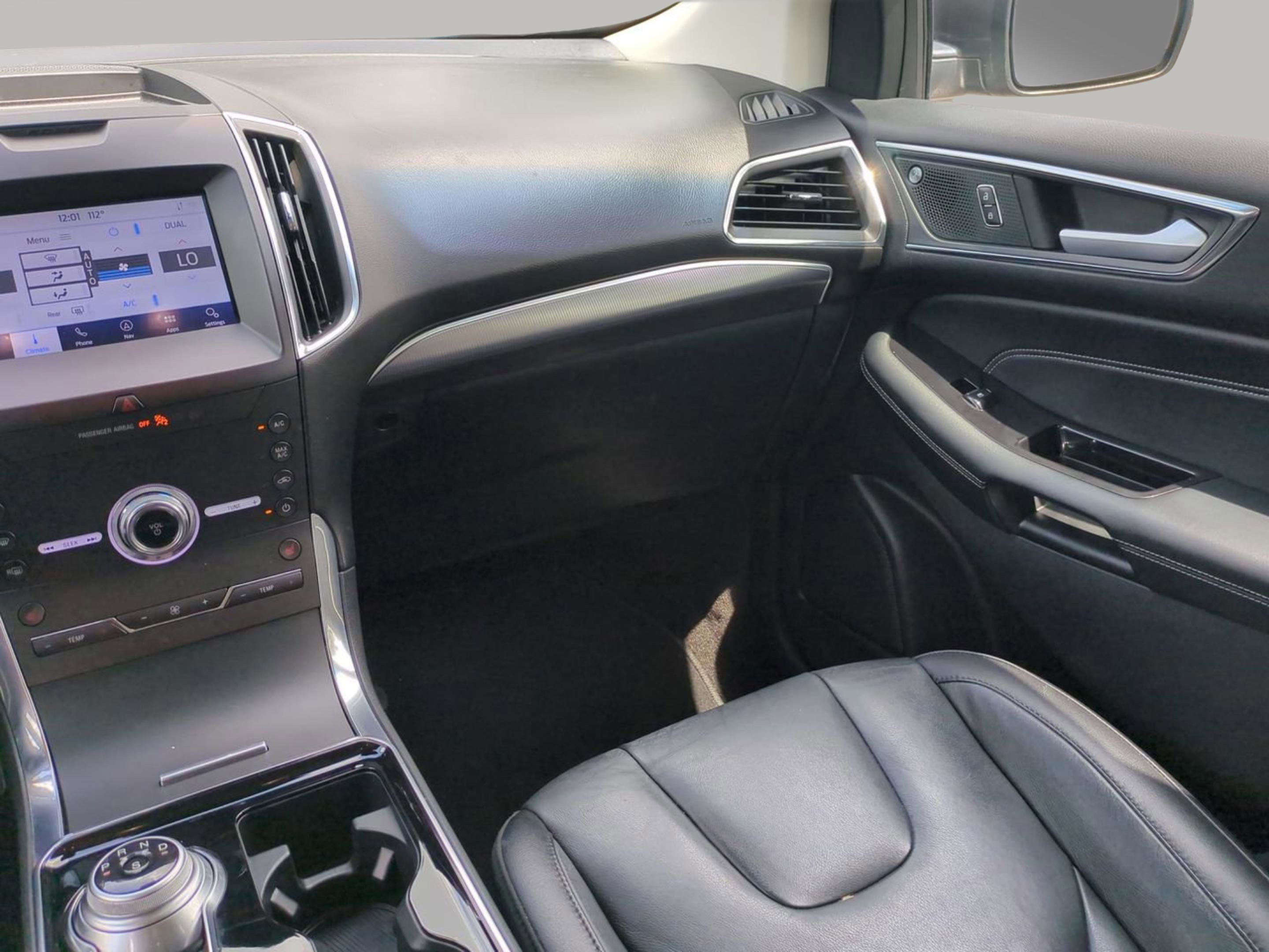 2020 Ford Edge Titanium photo 10