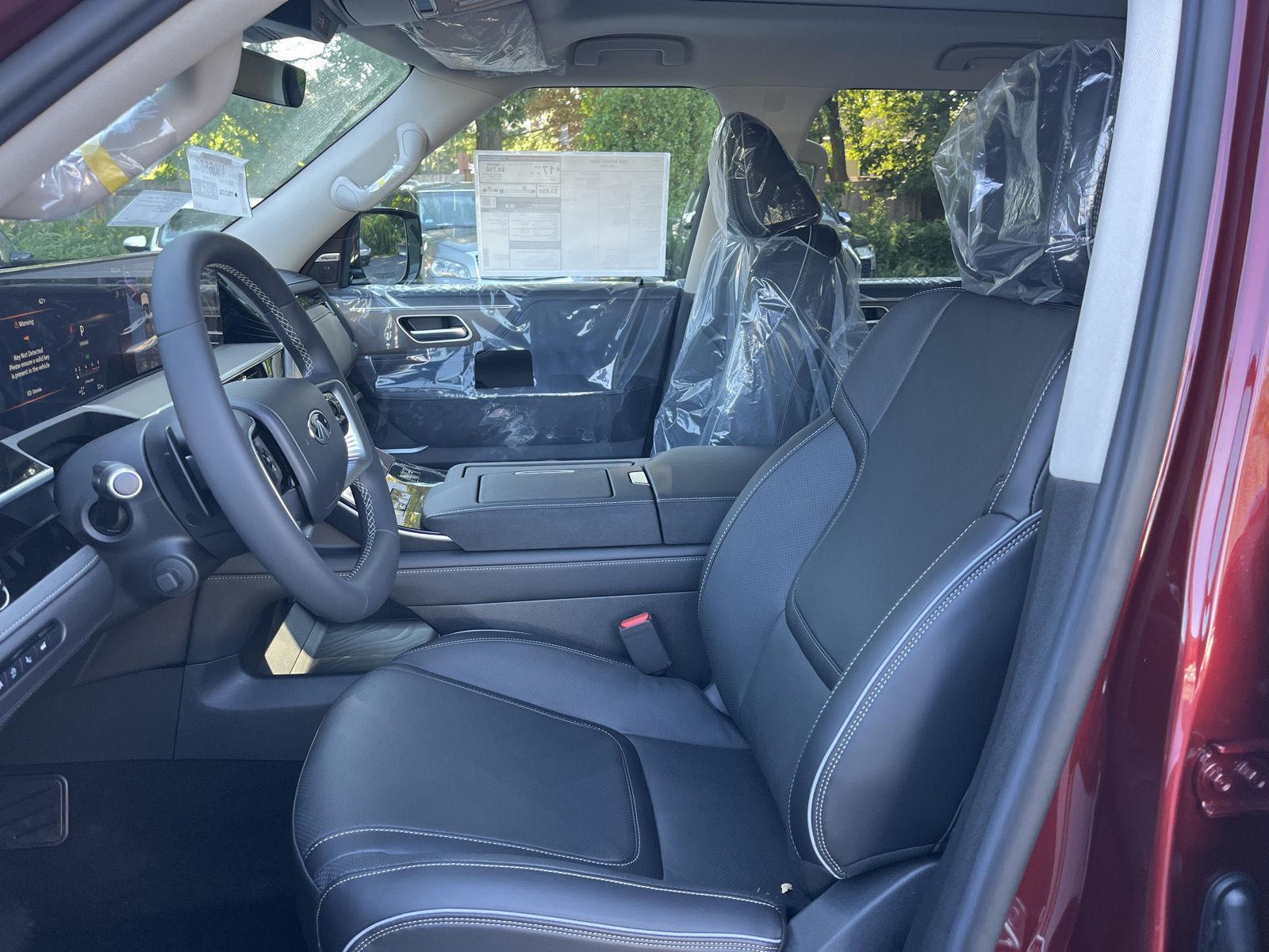 2026 Infiniti QX80 Luxe photo 8