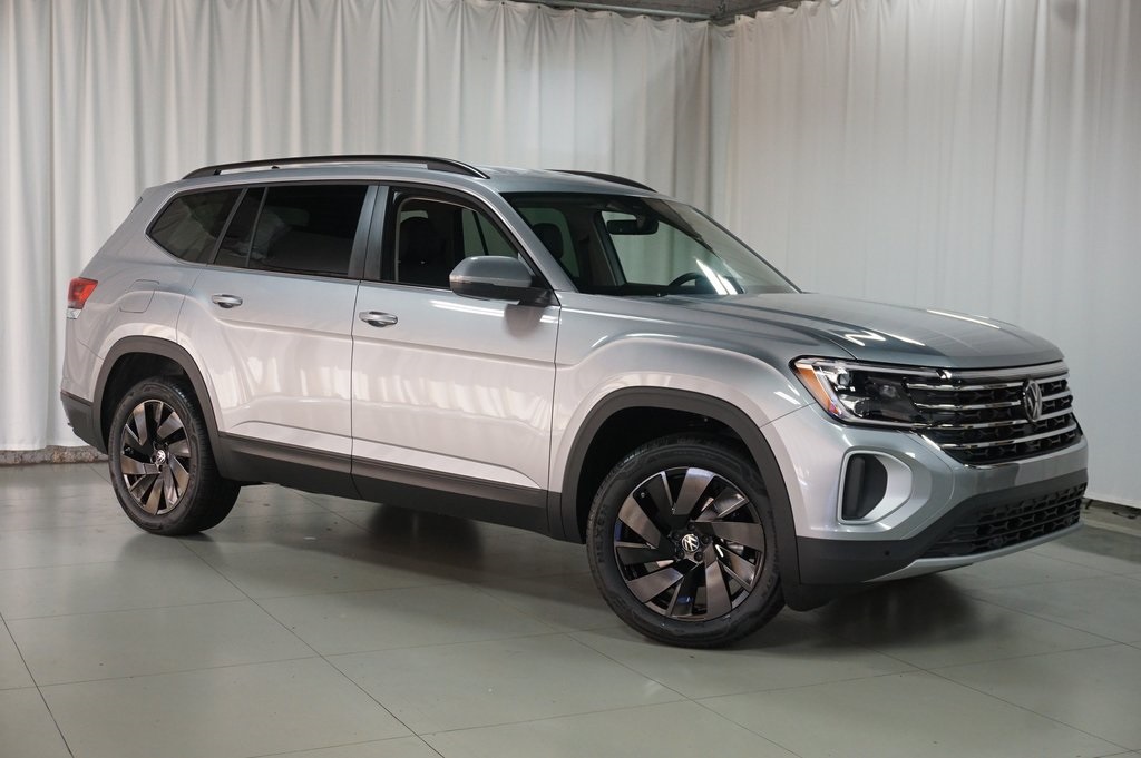 2026 Volkswagen Atlas SE Technology photo 2