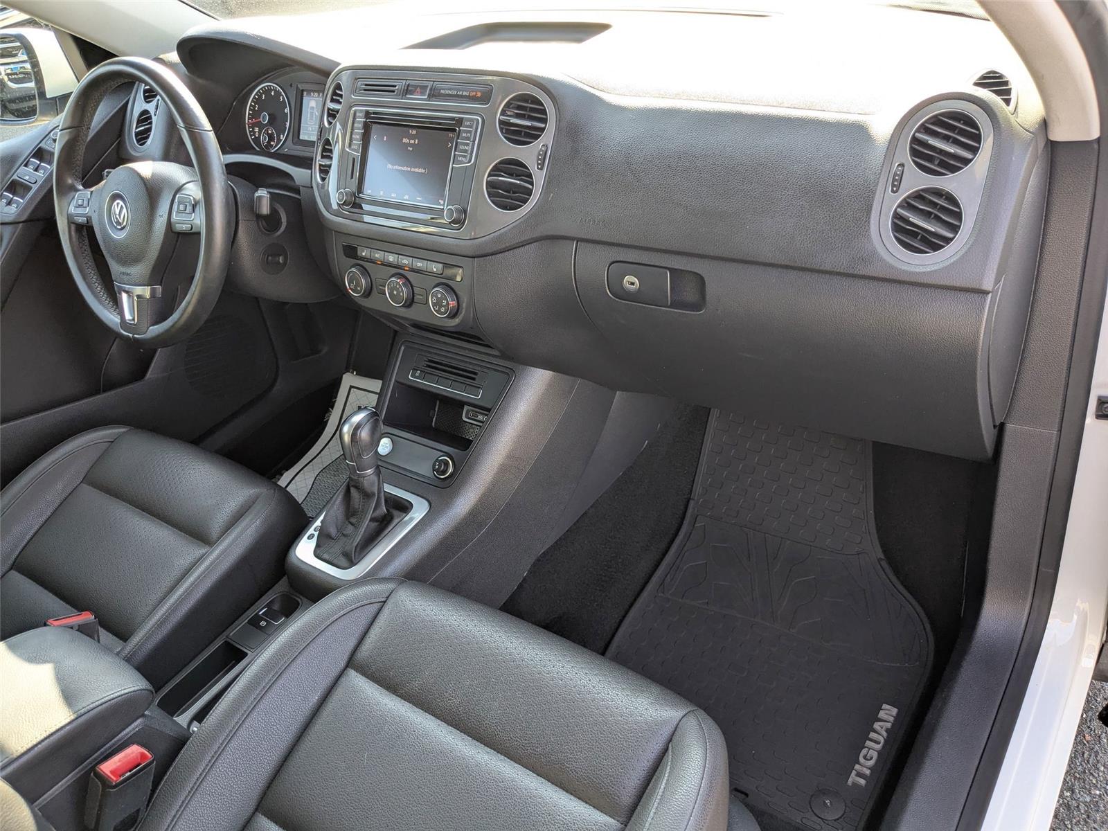 2017 Volkswagen Tiguan Wolfsburg Edition photo 38