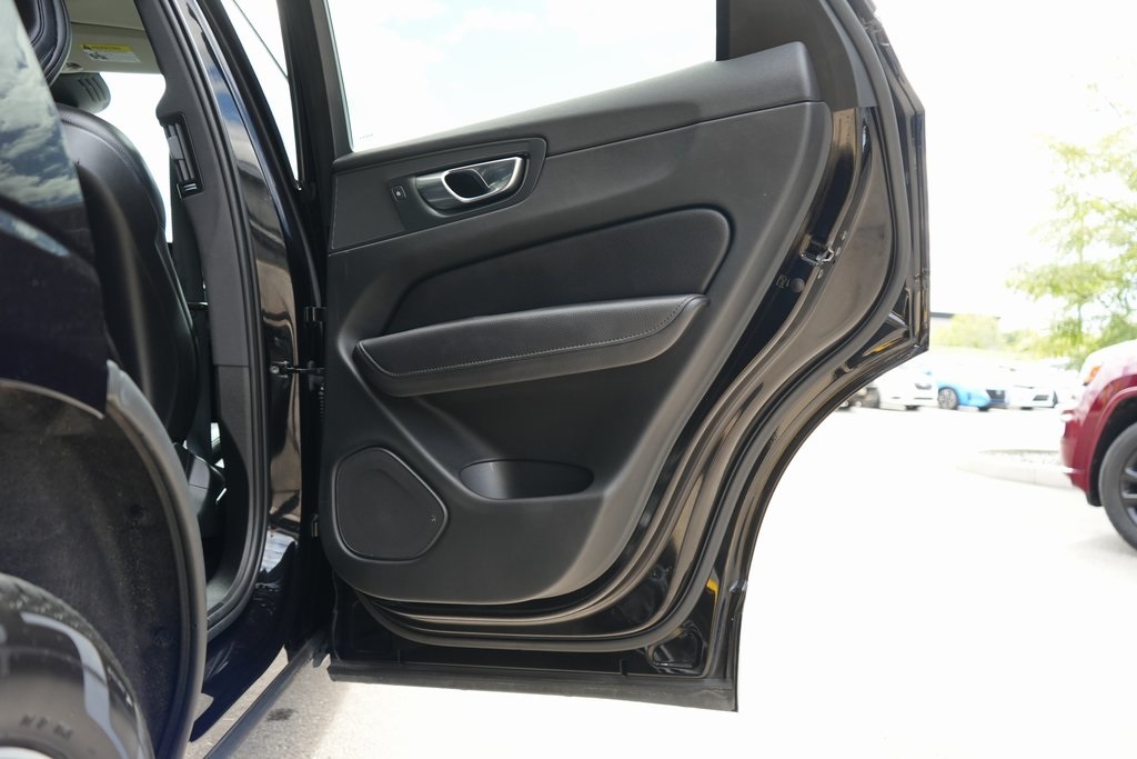 2021 Volvo XC60 Recharge Hybrid T8 Inscription Expression photo 33