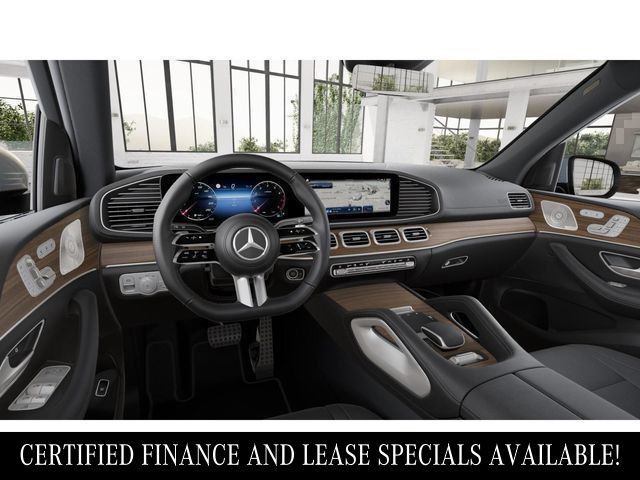 2025 Mercedes Benz GLS 450 4MATIC photo 3