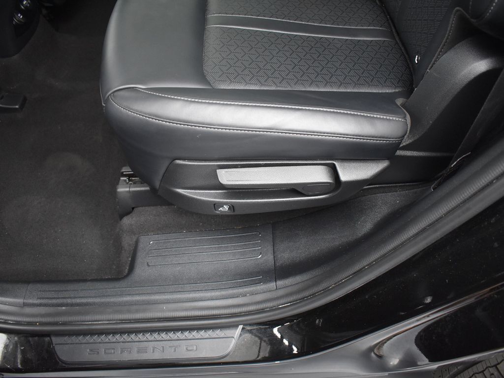 2021 Kia Sorento Hybrid S photo 20