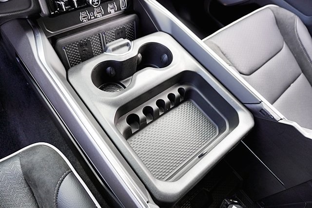 New 2026 Diamond Black Crystal Pearl-Coat Exterior Paint RAM Laramie image 37