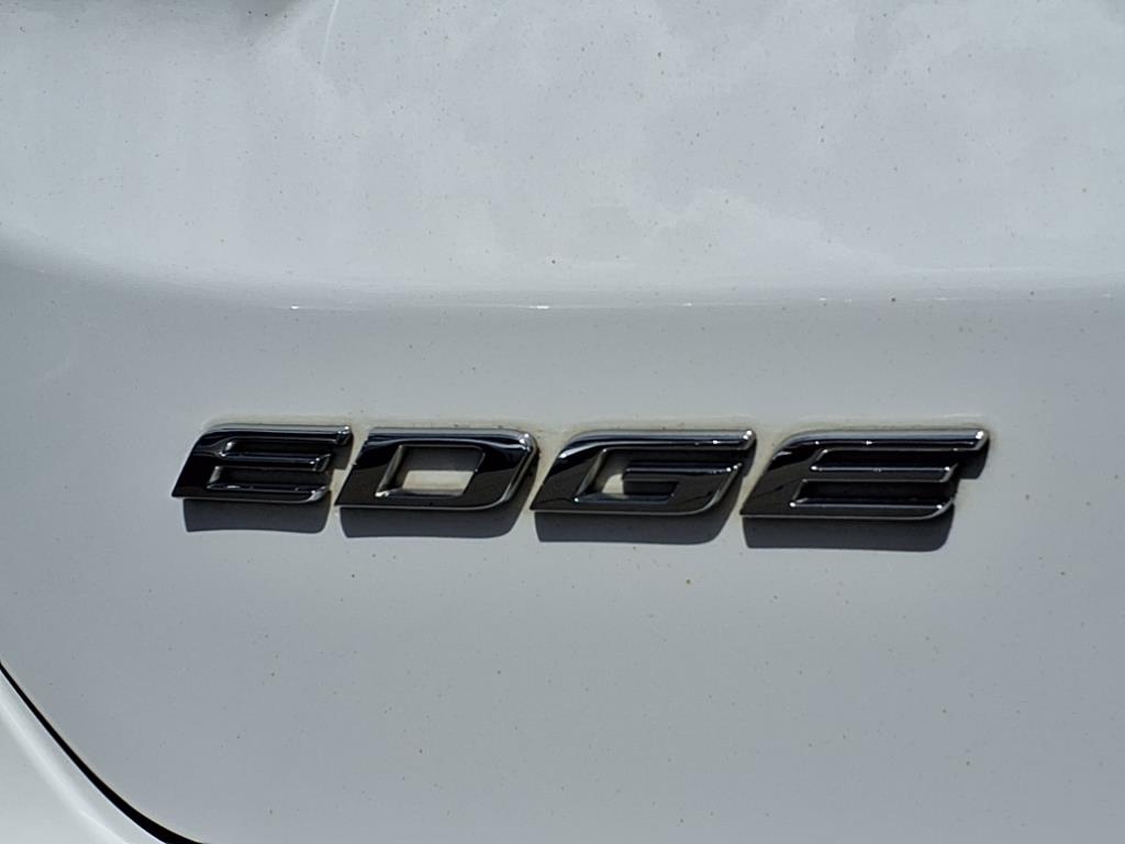 2019 Ford Edge SEL photo 10