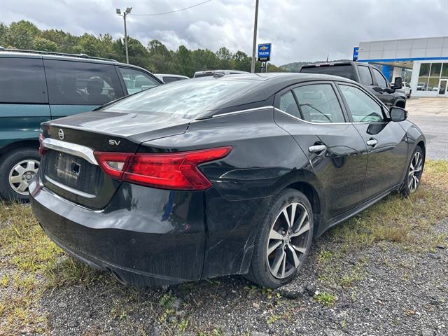2017 Nissan Maxima SL photo 2