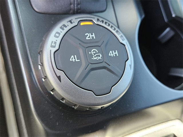 2025 Ford Bronco Base photo 21