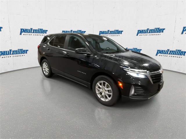 2023 Chevrolet Equinox LT photo 2