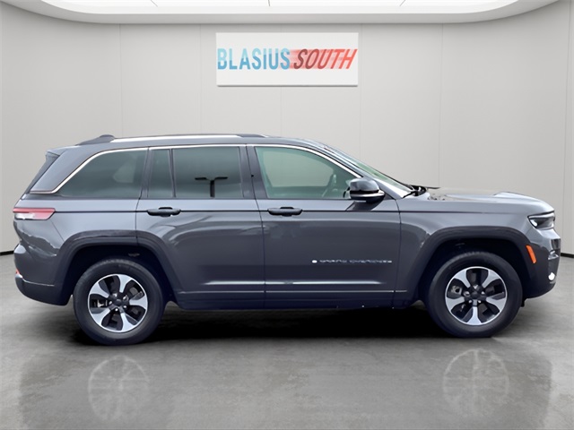 2023 Jeep Grand Cherokee 4xe photo 2