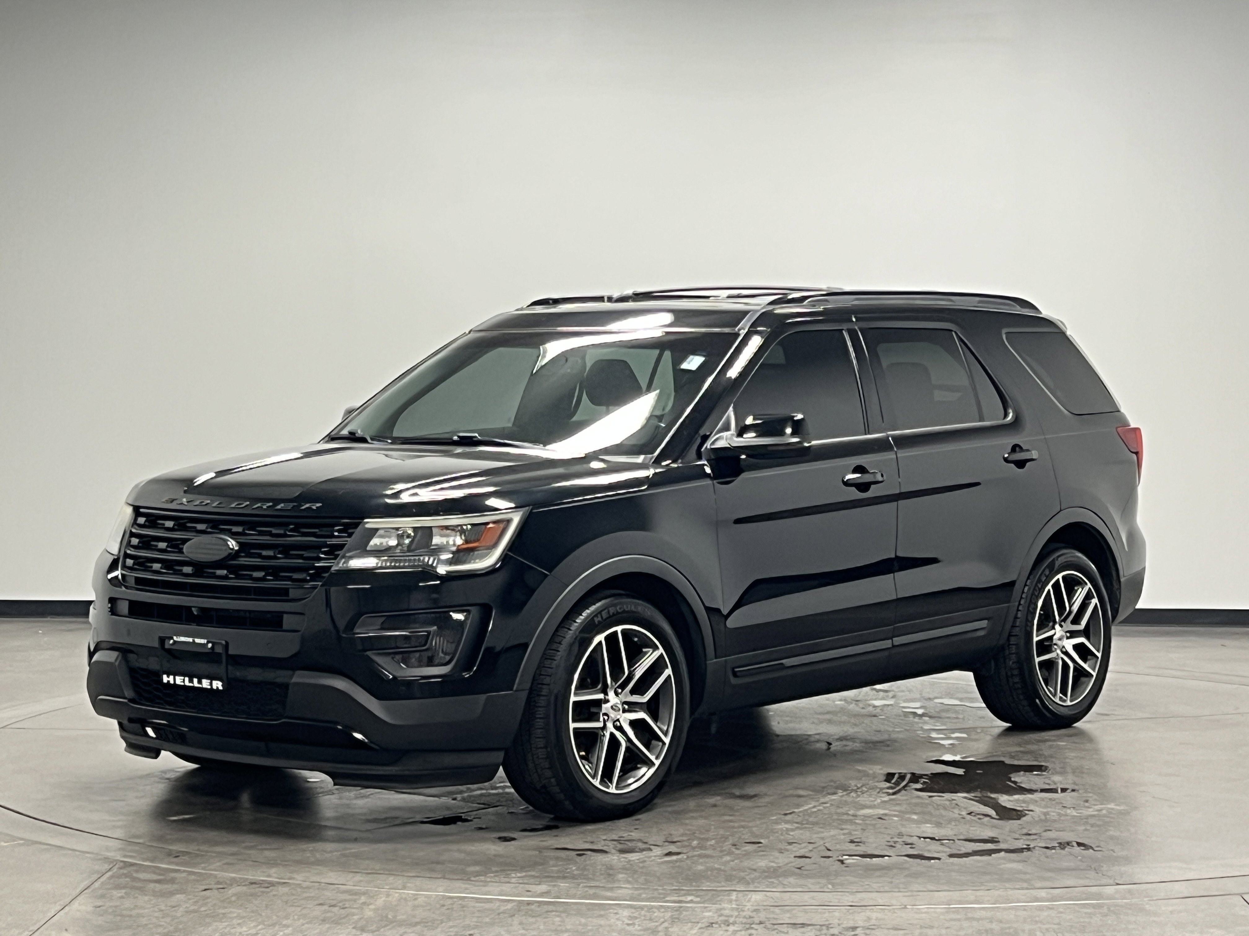 2017 Ford Explorer Sport photo 3