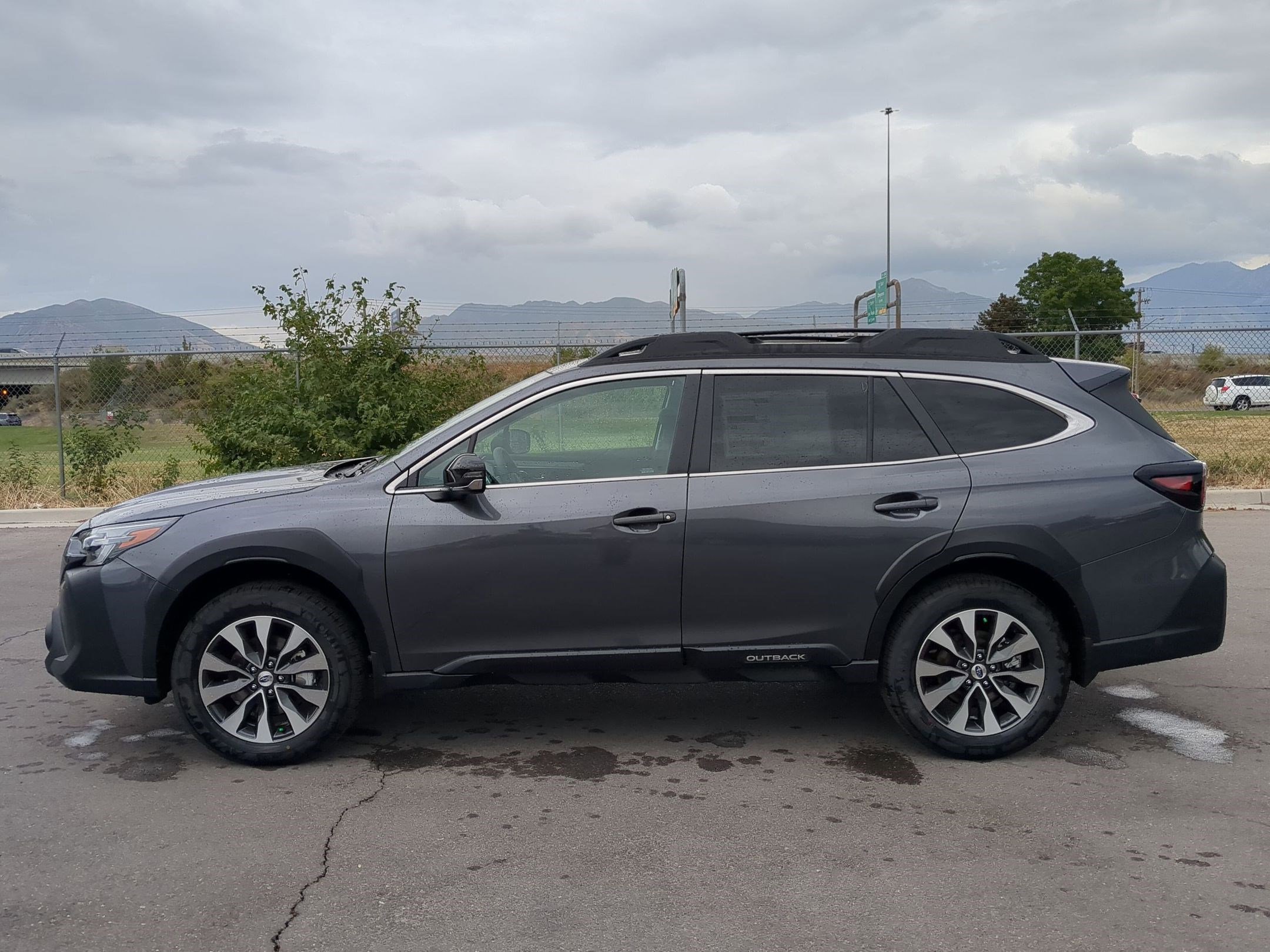 2025 Subaru Outback Limited photo 4