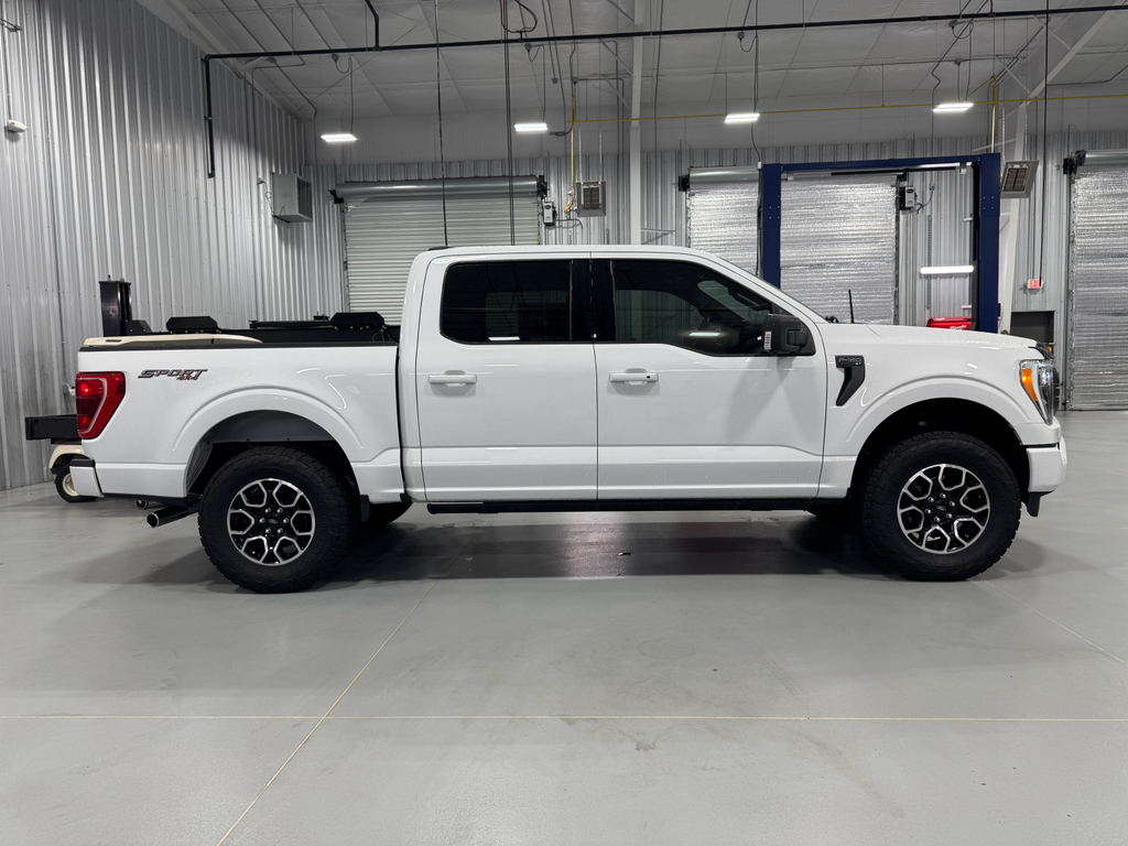 2023 Ford F-150 XLT photo 11