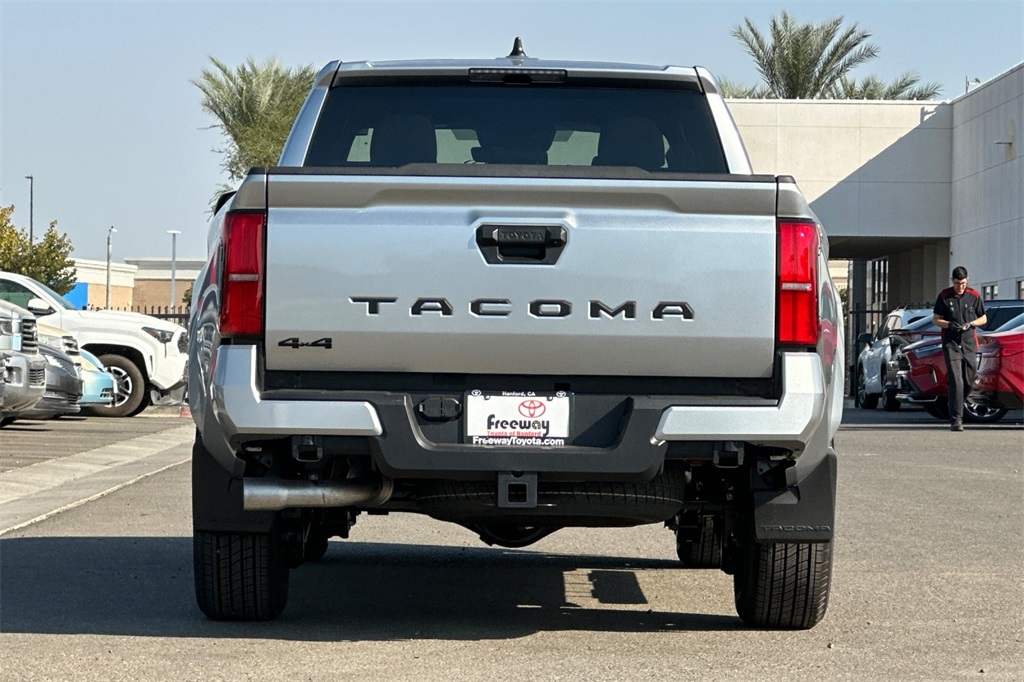 2025 Toyota Tacoma TRD Sport 4x4 Double Cab photo 5