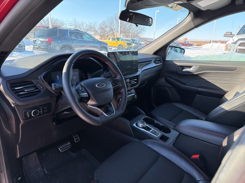 2024 Ford Escape ST-Line photo 4