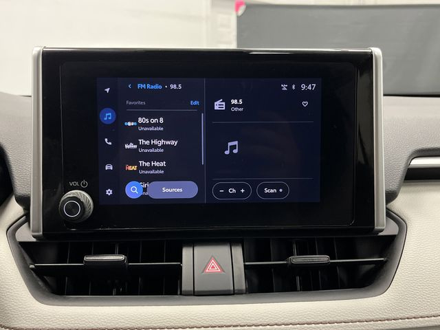 2024 Toyota RAV4 XLE photo 16