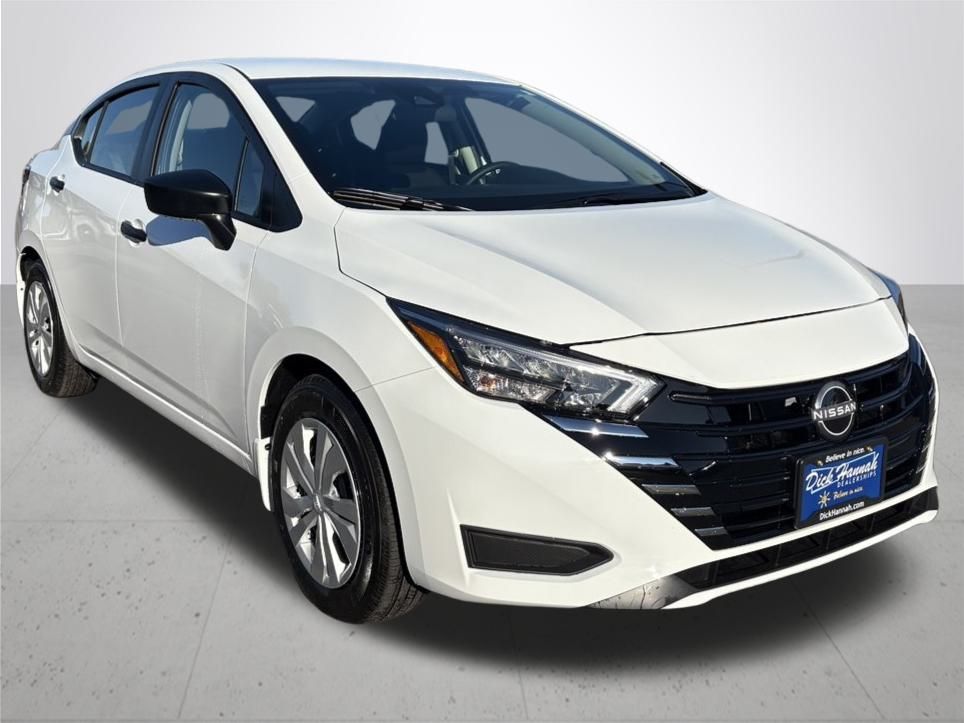 2025 Nissan Versa 1.6 S photo 5