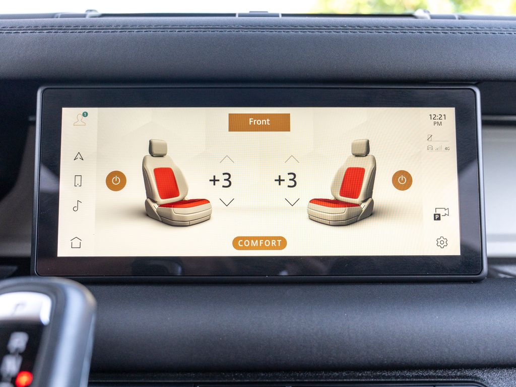 2024 Land Rover Defender 110 S photo 24