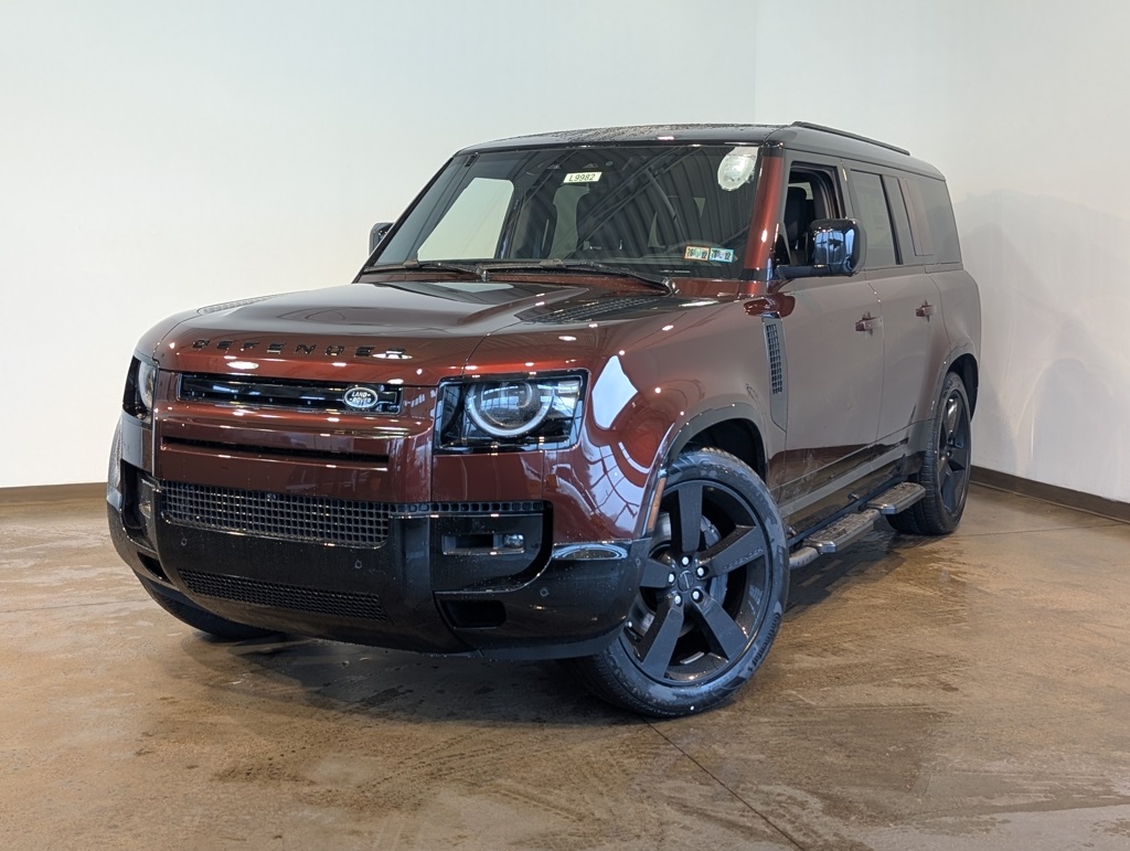 2026 Land Rover Defender X-Dynamic SE's photo