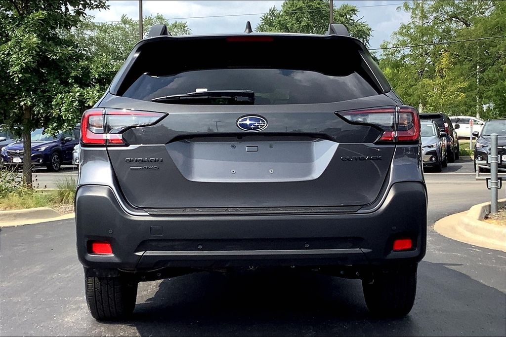 2023 Subaru Outback Onyx Edition photo 2