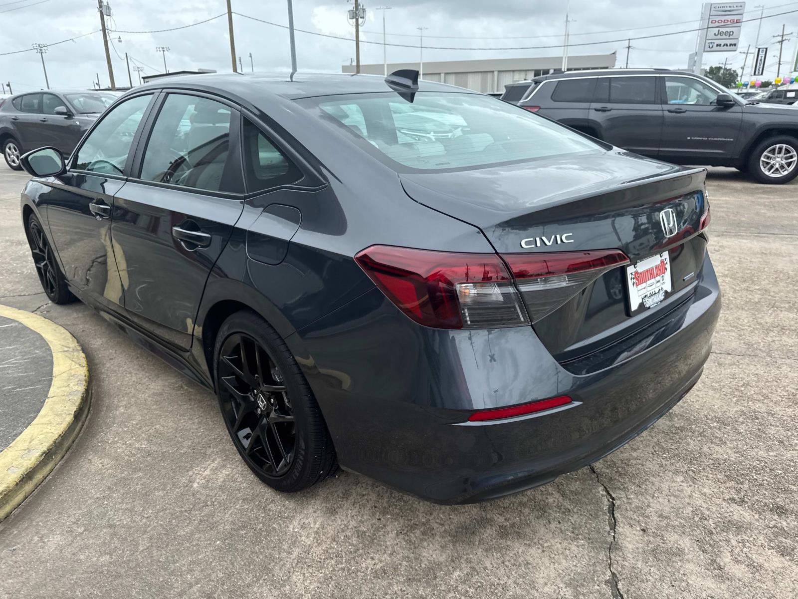 2025 Honda Civic Sport Hybrid photo 5