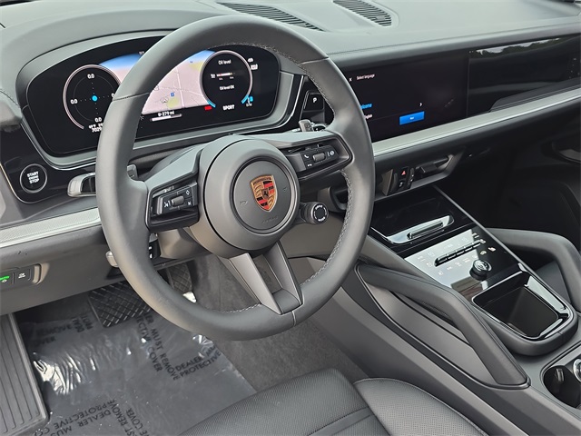 2025 Porsche Cayenne Base photo 15