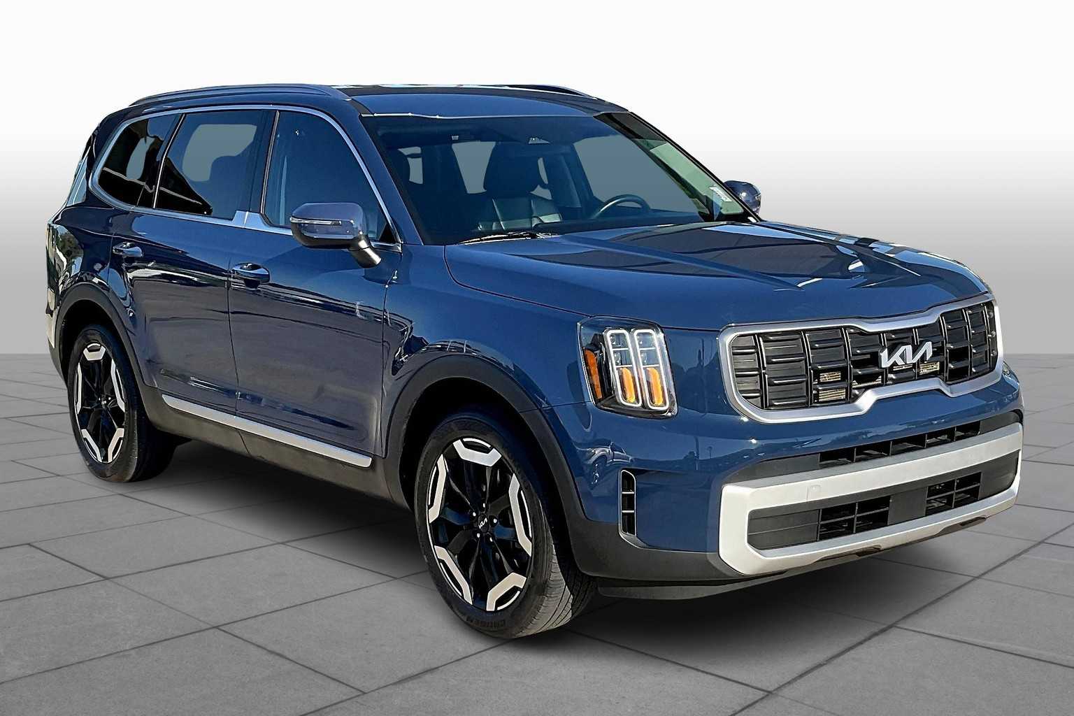 2024 Kia Telluride S photo 2