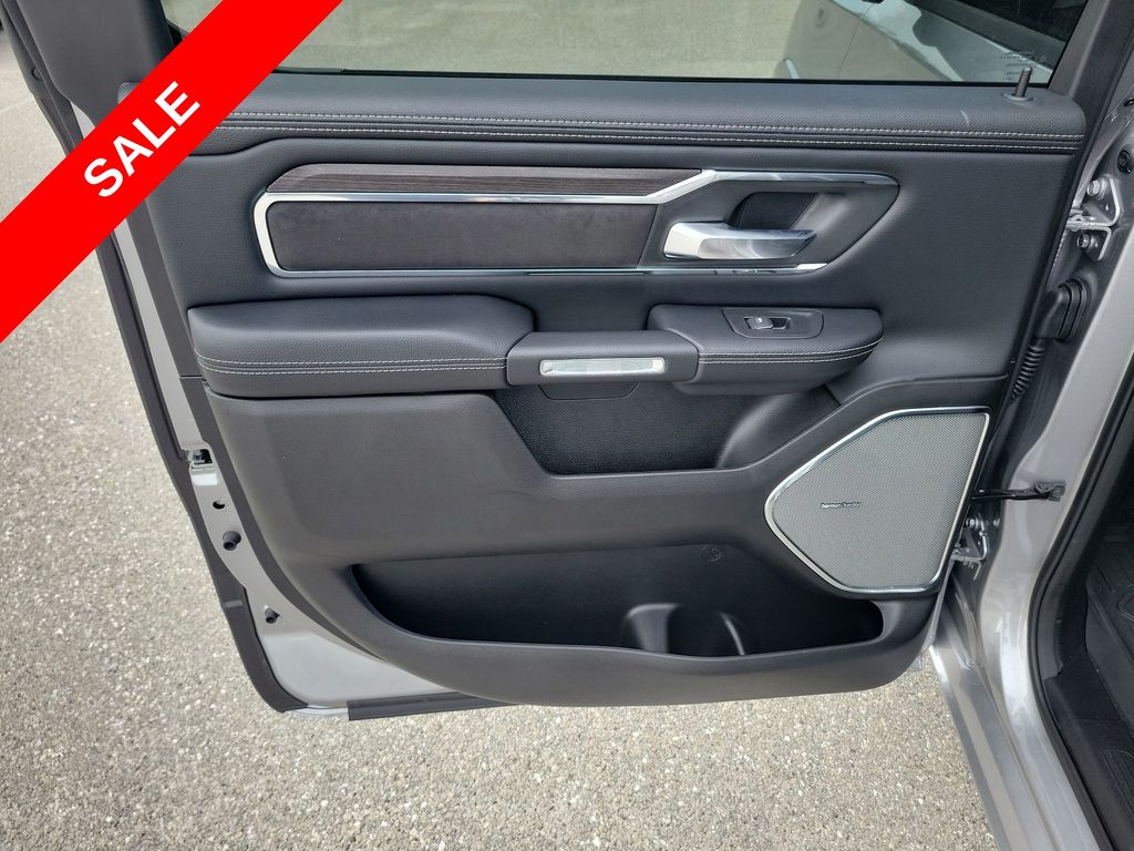 2025 Ram 1500 Laramie photo 39