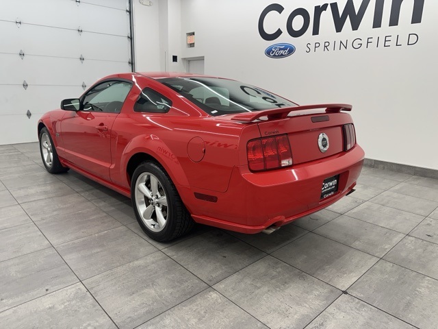 2006 Ford Mustang GT Deluxe photo 2