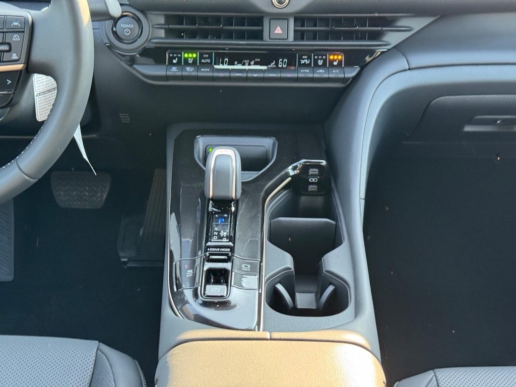 2026 Toyota Crown XLE photo 9