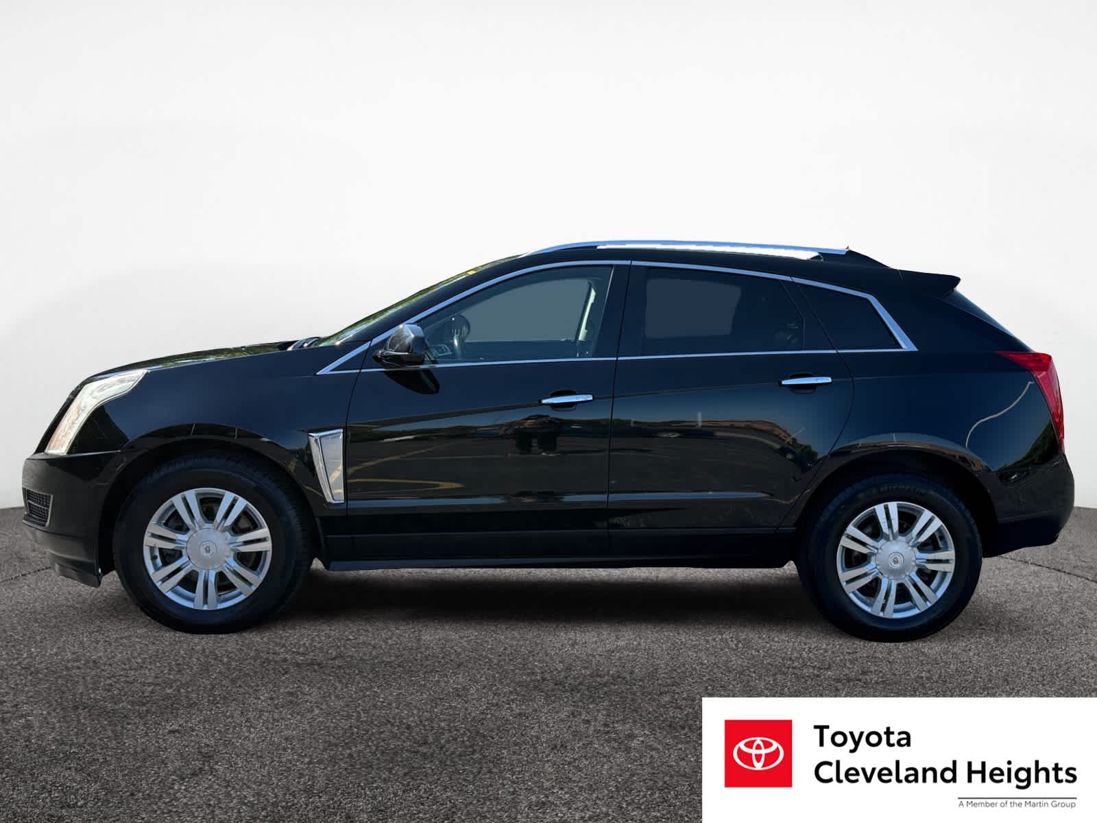 2015 Cadillac SRX Luxury photo 2