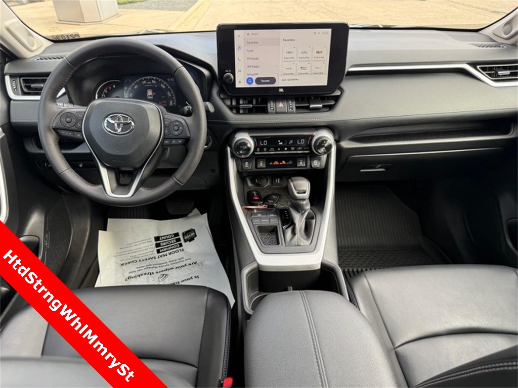 2024 Toyota RAV4 XLE Premium photo 9