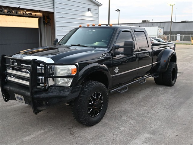2012 Ford F-350 Super Duty Lariat's photo