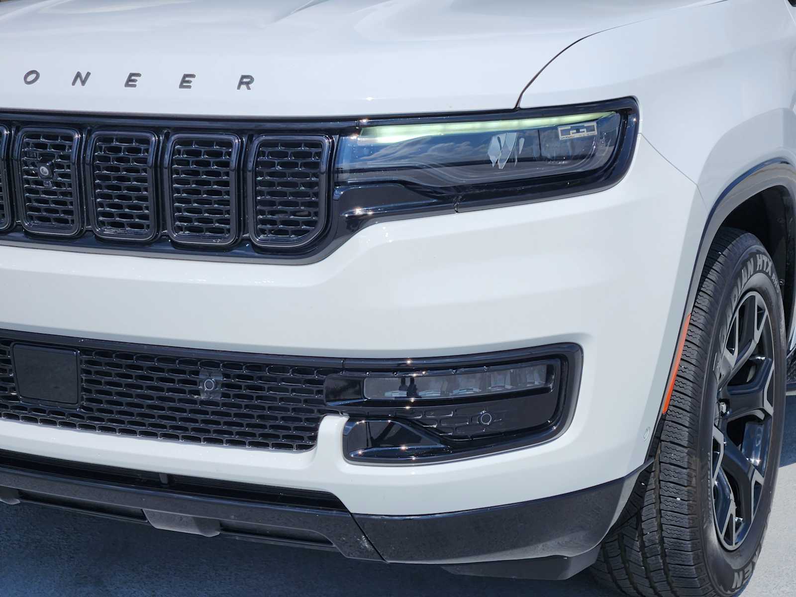 2023 Jeep Wagoneer Series II Carbide photo 8