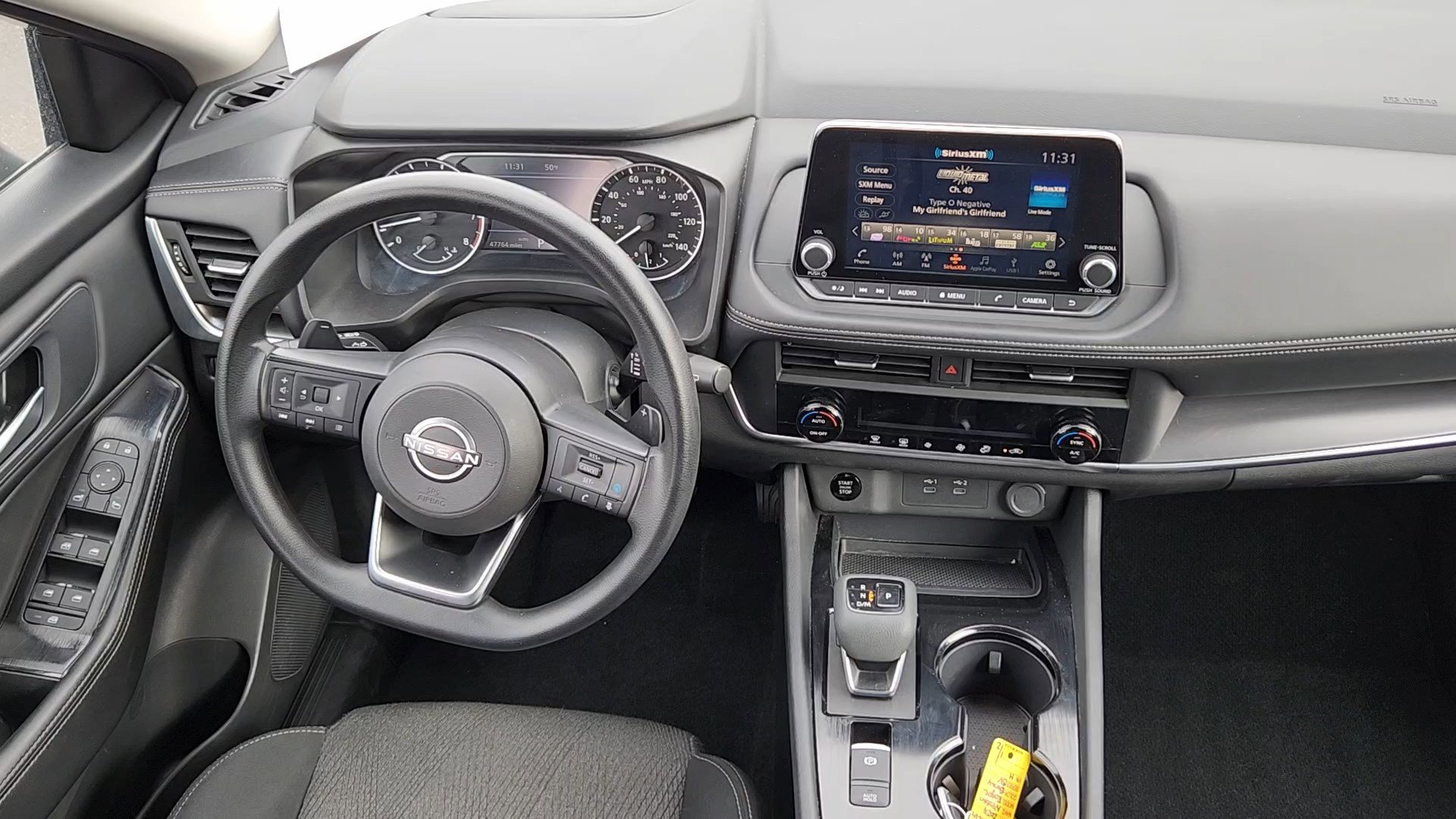 2024 Nissan Rogue SV photo 4