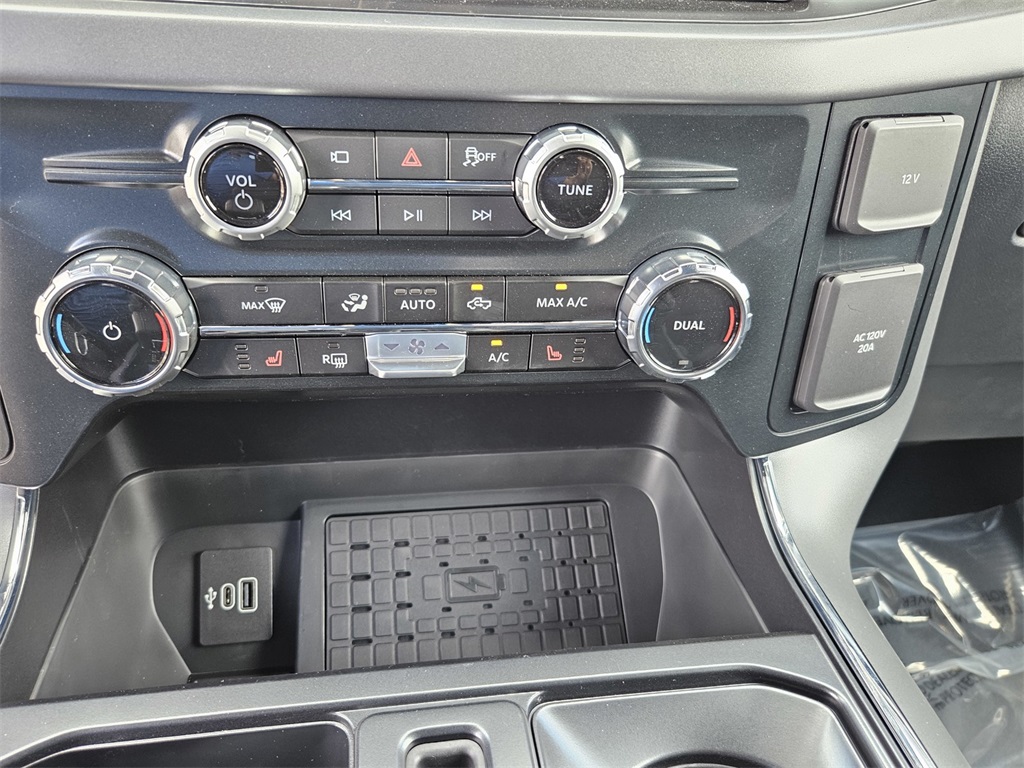 2025 Ford F-150 XLT photo 17