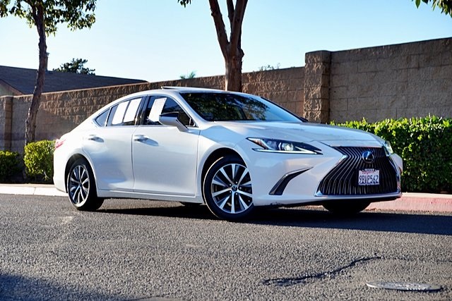 Used 2019 White Lexus 350 image 1