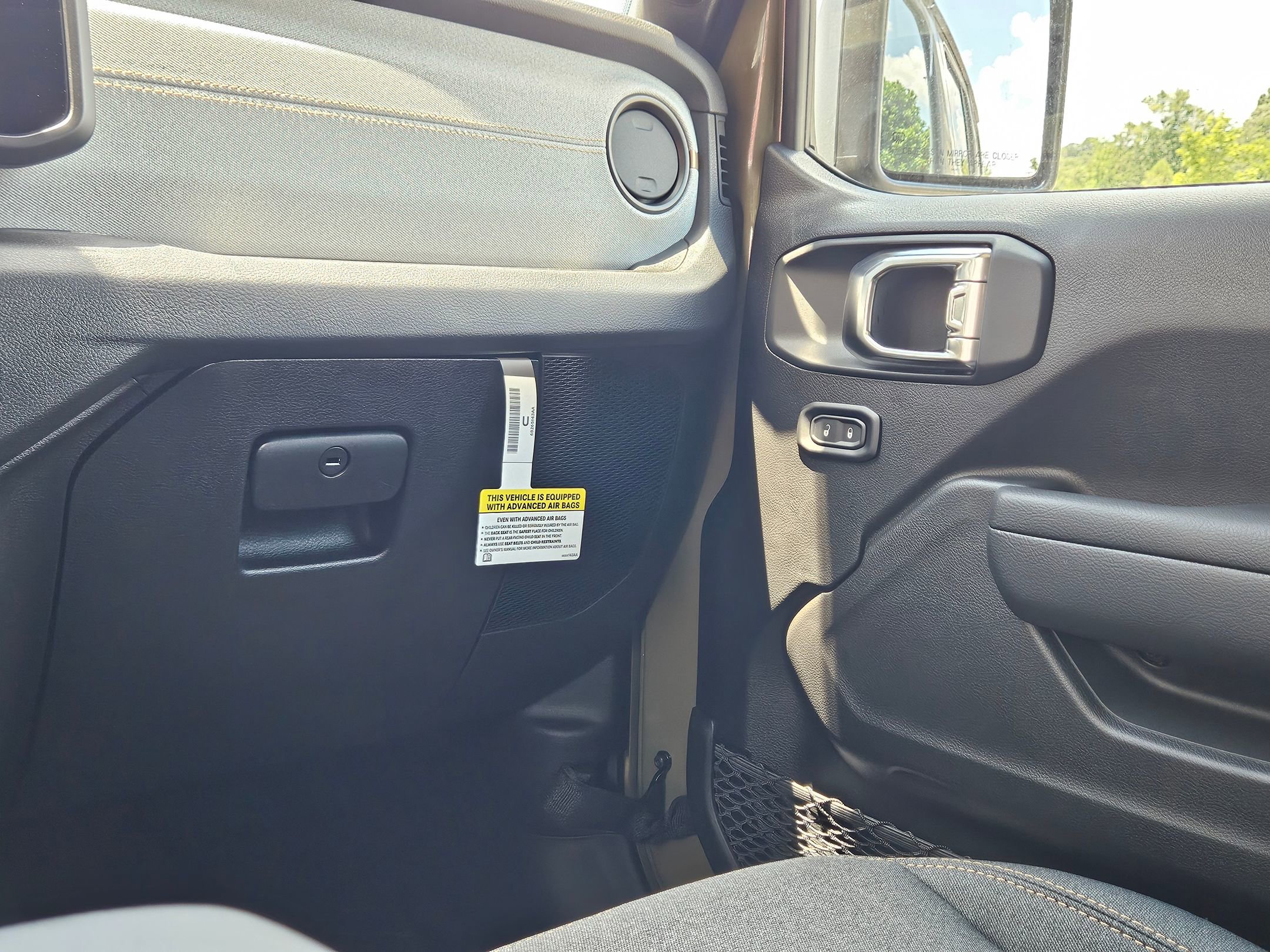 2025 Jeep Wrangler Sport S photo 10