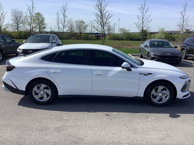 2025 Hyundai Sonata SE photo 4