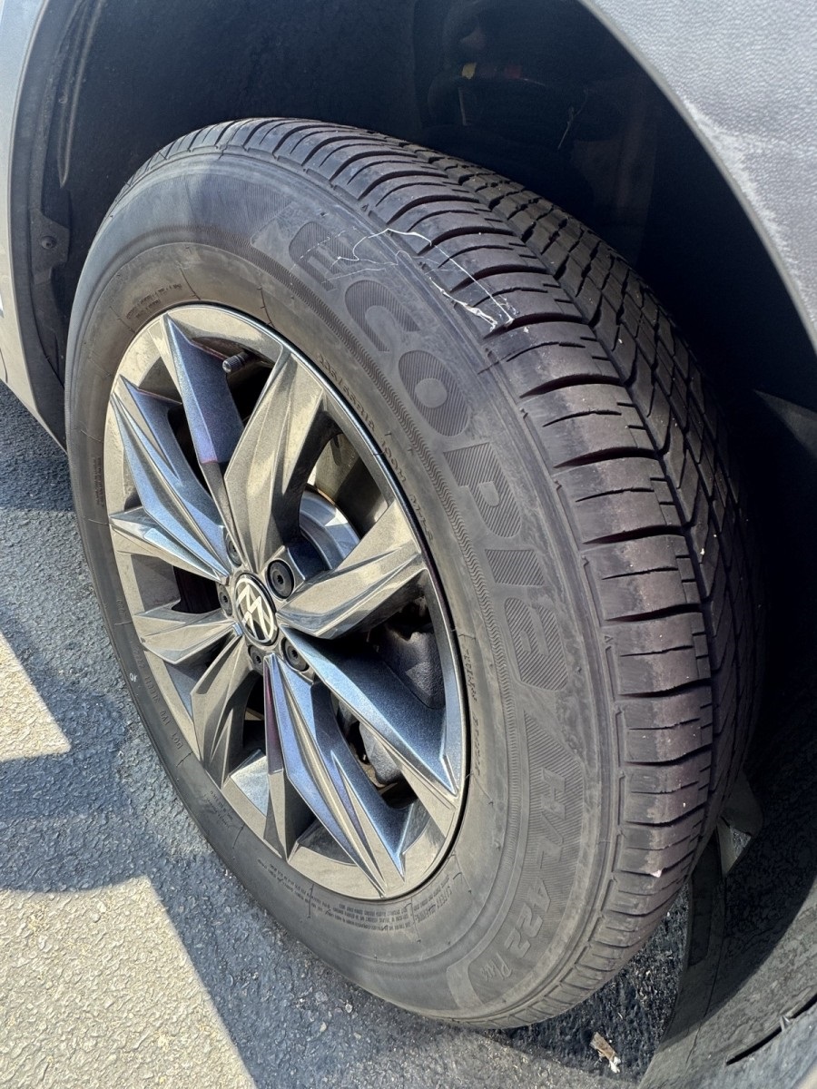 2022 Volkswagen Tiguan SE photo 4