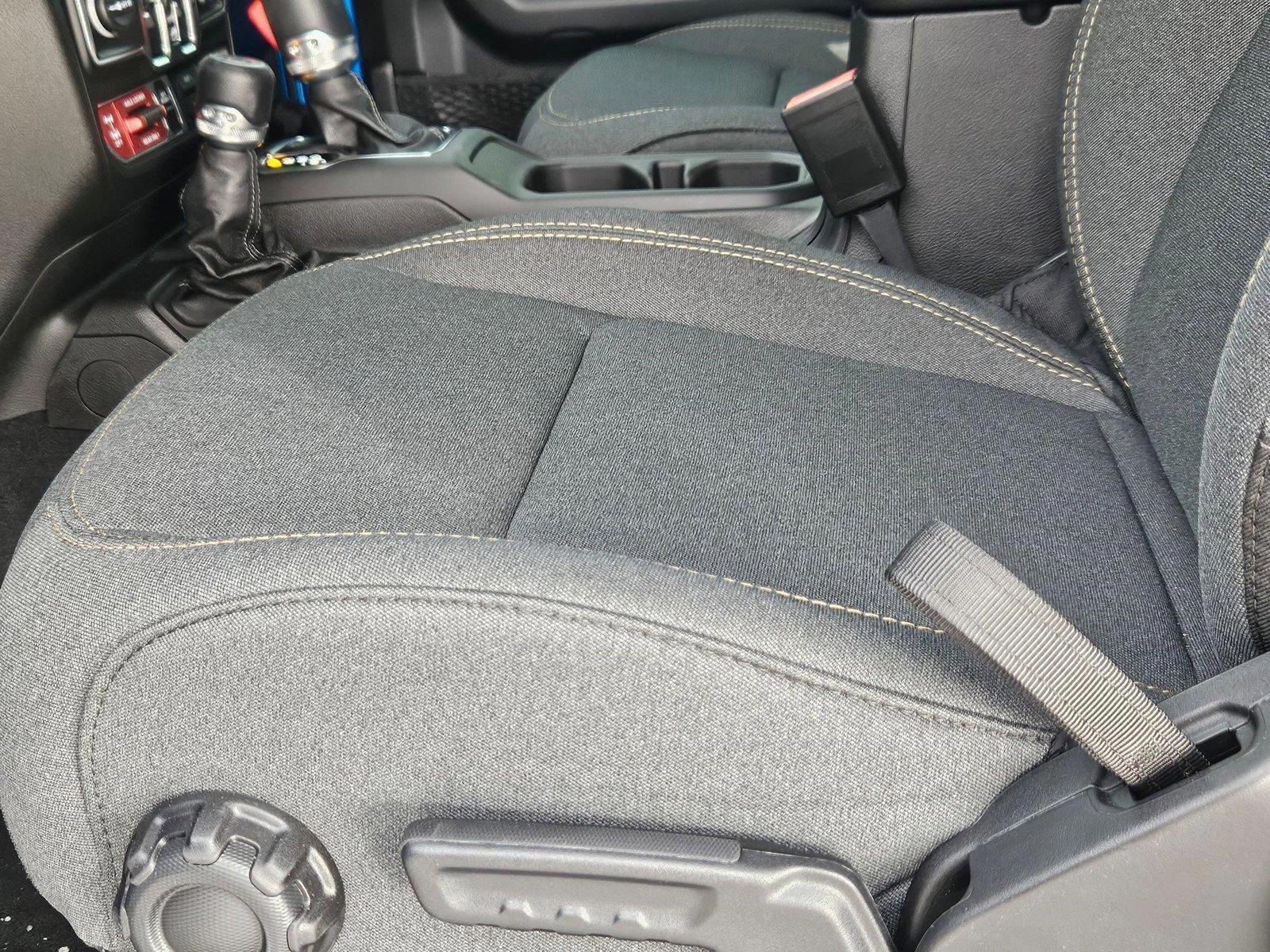 2025 Jeep Gladiator Willys photo 4