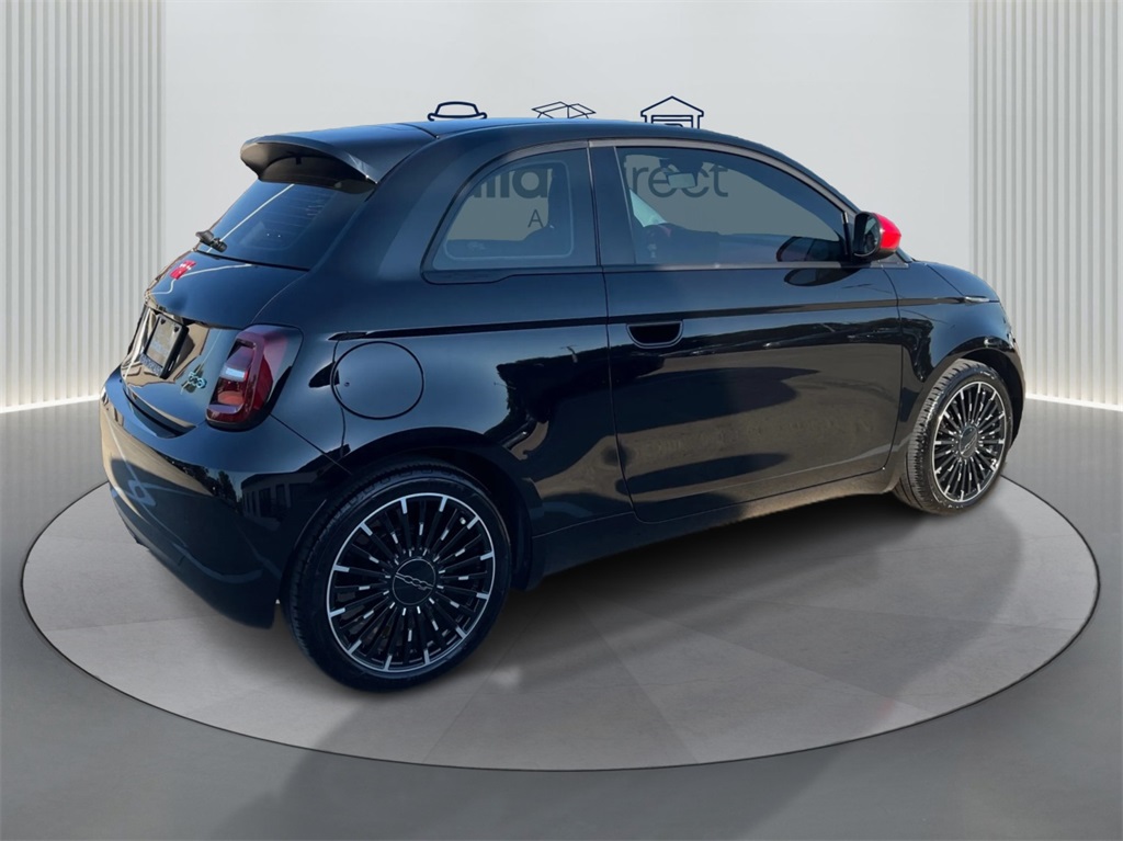 2024 Fiat 500e Red photo 5