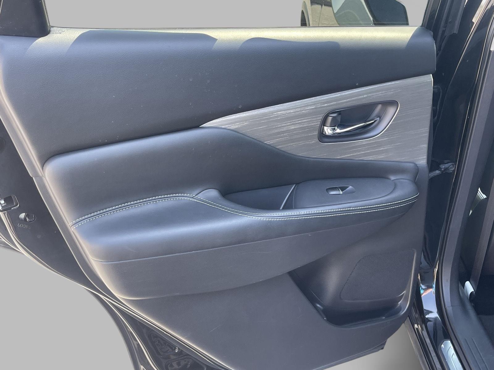 2016 Nissan Murano SL photo 19