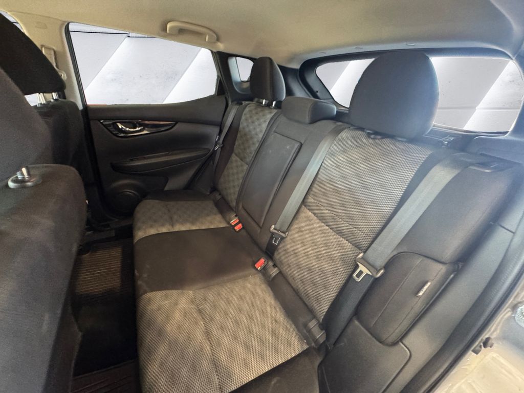 2022 Nissan Rogue Sport SV photo 16