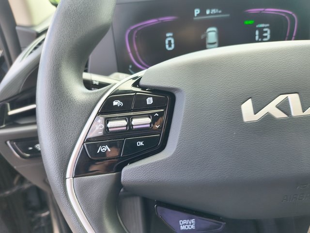 2024 Kia Niro LX photo 12